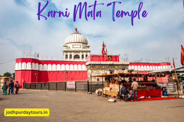 You are currently viewing Karni Mata Temple in Deshnoke, Rajasthan